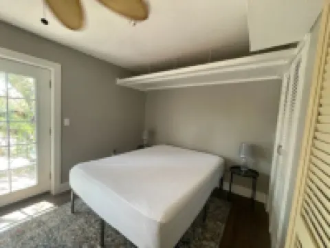 Elegant & Sunny 1 Bedroom Chatham Sq Apt Historic District