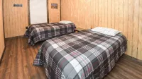 Mid- Lake home, perfect for a group w/ lots of boat and truck parking