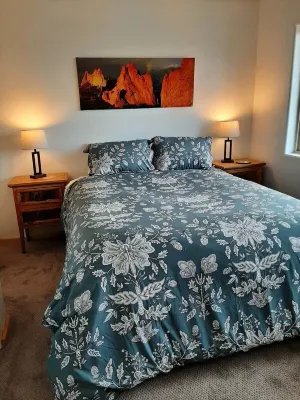 Cozy and Private Cabin, Enjoy Gorgeous Views of Mountains.