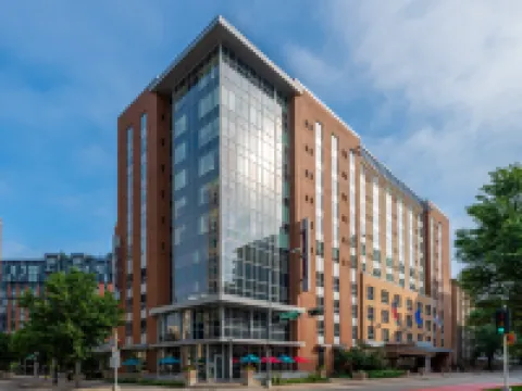 Hampton Inn & Suites Madison/Downtown Hotels in Madison