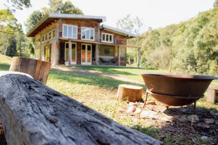 Country Barn Retreat Отели в г. Uki