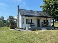 Cozy 2 bedroom/2 bath house located near lake with lots of privacy and parking!