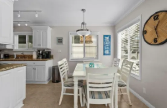 Newport Beach 1 bedroom, 1 bath + Sleeper Sofa Bed - Home/Beach/Garage/Patio