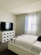 Spacious 2Br Apartment w/ Balcony • Free Parking • Near Upmc