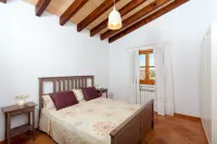 Finca-Villa Son Drach, large private pool 12x4m, wifi, BBQ, 2 km beaches Hôtels à proximité de : Teatre i Auditori de Manacor