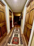 Blue Door Guesthouse – Gorgeous & Spacious 2Br/2BA Pool-Level Retreat