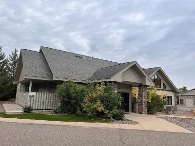 Ideal location in Crosslake on the Whitefish Chain!  Sleeps 12 with indoor pool!