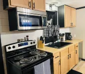NEW Dog and Family Friendly Cabin w/Fire Pit, Remodeled, Centrally Located