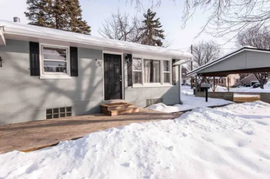 Mayo Discount! 2 main floor bedrooms and bath. Recliner. 6 blocks to Mayo Clinic