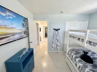 Cozy Crab House, Beachside, Walk to Beach & River, Coffee Bar & Fire Pit