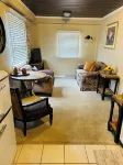 Buckeye Bungalow-Charming 2-bedroom apartment in Youngstown