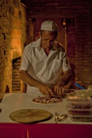 Lovely villa near Lucca, sleeps 15, ideal for pool, beach or sightseeing holiday Отели рядом с достопримечательностью «ASD Calcio Tau Altopascio»