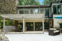 The Mohamad Ali Experience Hotels near Woodcrest Train Station