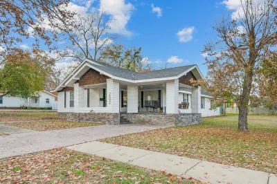 MINE CREEK RETREAT LUXURIOUS COMFORT - 3BR - 2.5BA