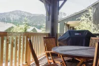 Luxury Mammoth townhouse at The Lodges in Snowcreek VI. 2 car garage<br>5 stars