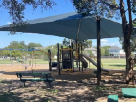 Cedar Park single-story house with greenbelt access and close to everything!