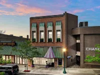 Downtown Apartment! Large, Cozy, Family friendly private oasis in city center! - 3-Star