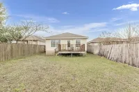 Cozy Hideaway! Spacious and Centrally Located. Pet Friendly!