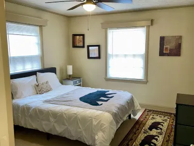 Experience tranquility near Douglas Lake 18 min Hotels near Crockett Tavern Museum