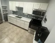 Private Lower Level of Home - Located Between Savannah Historic District & Tybee