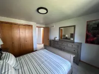 Convenient to Green Bay's beltline where you can get anywhere in 15 minutes. Hotel dekat University of Wisconsin–Green Bay