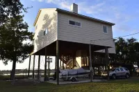 WATERFRONT Home  - Dolphins, Sunsets, Fishing, Kayaks, Canoe, Wildlife