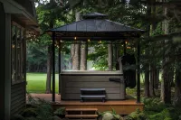 Spacious Multi-Family Retreat with on Site Hot Tub, Sauna & Game Room Hotels in 