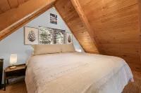 Family! FirePit! Pets! Foosball! BBQ! Wi-Fi! Patio! CableTV! Romantic! Hotels in Sugarloaf