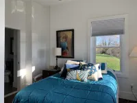 Mississippi River Views and Downtown LeClaire all in one! Hotels in Le Claire