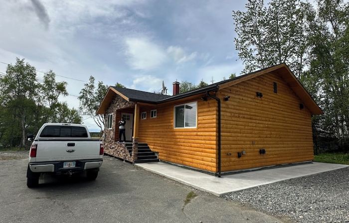 Cozy 3-bedroom house in peaceful Kenai with AC, WiFi