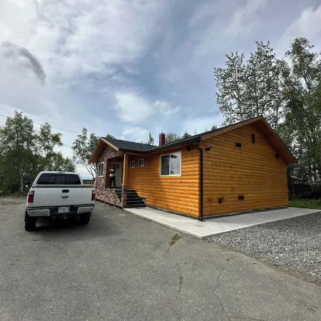 Cozy 3-bedroom house in peaceful Kenai with AC, WiFi