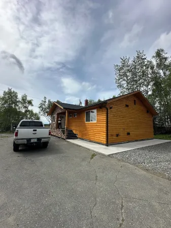 Cozy 3-bedroom house in peaceful Kenai with AC, WiFi Отели в г. Кенай