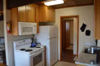 ARCATA ONE BEDROOM- stay near and downtown CalPoly Humboldt - a 13-min stroll