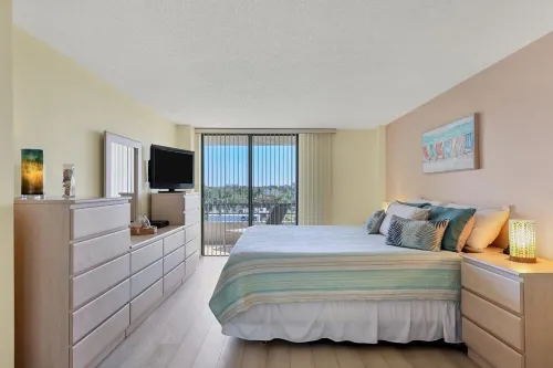 Private Beach Access - Siesta Key 2 BD/2Bath Condo - New Furnishings!