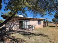 Dogwood Flats - A cozy guest house in the oak trees! Hotel dekat Arizona Hops and Vines