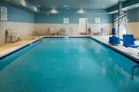 Holiday Inn Express & Suites MEDFORD by IHG - Pool