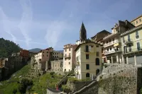 Historic House With Stunning Mountain Views in the heart of the village Hotels in Pigna