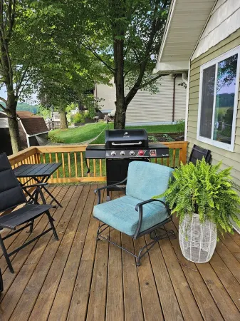 Waterfront Cozy Cottage