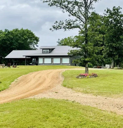 Spacious house with amazing mountain views in the Potato Hills