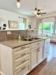 Serene bungalow: Modern Comfort near the Hospital, Power Plants and Campus