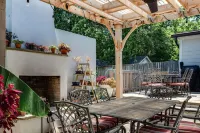Village View- walkable to NC State & Cameron Village -Pet Friendly