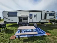 Bayside Serenity – Sprinter 5th Wheel - Sleeps 4