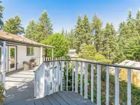 Charming 2-bedroom house in wonderful Burien with 500mbps  speed WiFi, Hotels in Burien