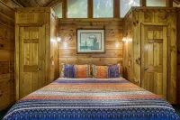 Serenity, cozy studio cabin nestled in the breathtaking Smoky Mountains.
