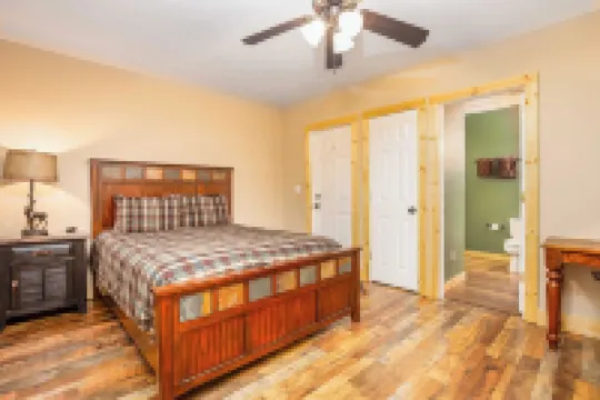 Spacious Mountain Retreat – Steps from Dollywood! Sleeps 18, Hot Tub, Nerf Wall!