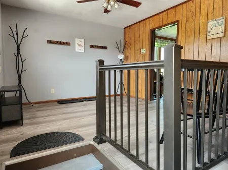 The Farm in Volga sits on 7 acres w/ a pond! Отели в г. Clayton County