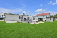 Charming waterfront  3-bedroom house