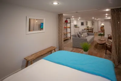 Hidden treasure, GREAT for families - Roomy, comfy, close to everything! Hotels in Columbia Heights