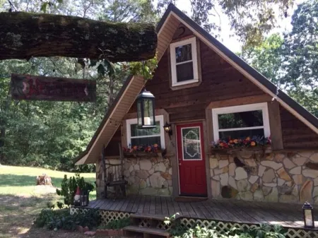 Fairytale cottage in Chickamauga, GA