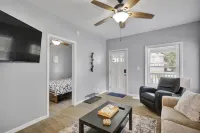 Lansing "Love Michigan" House, 10 minutes to MSU Campus